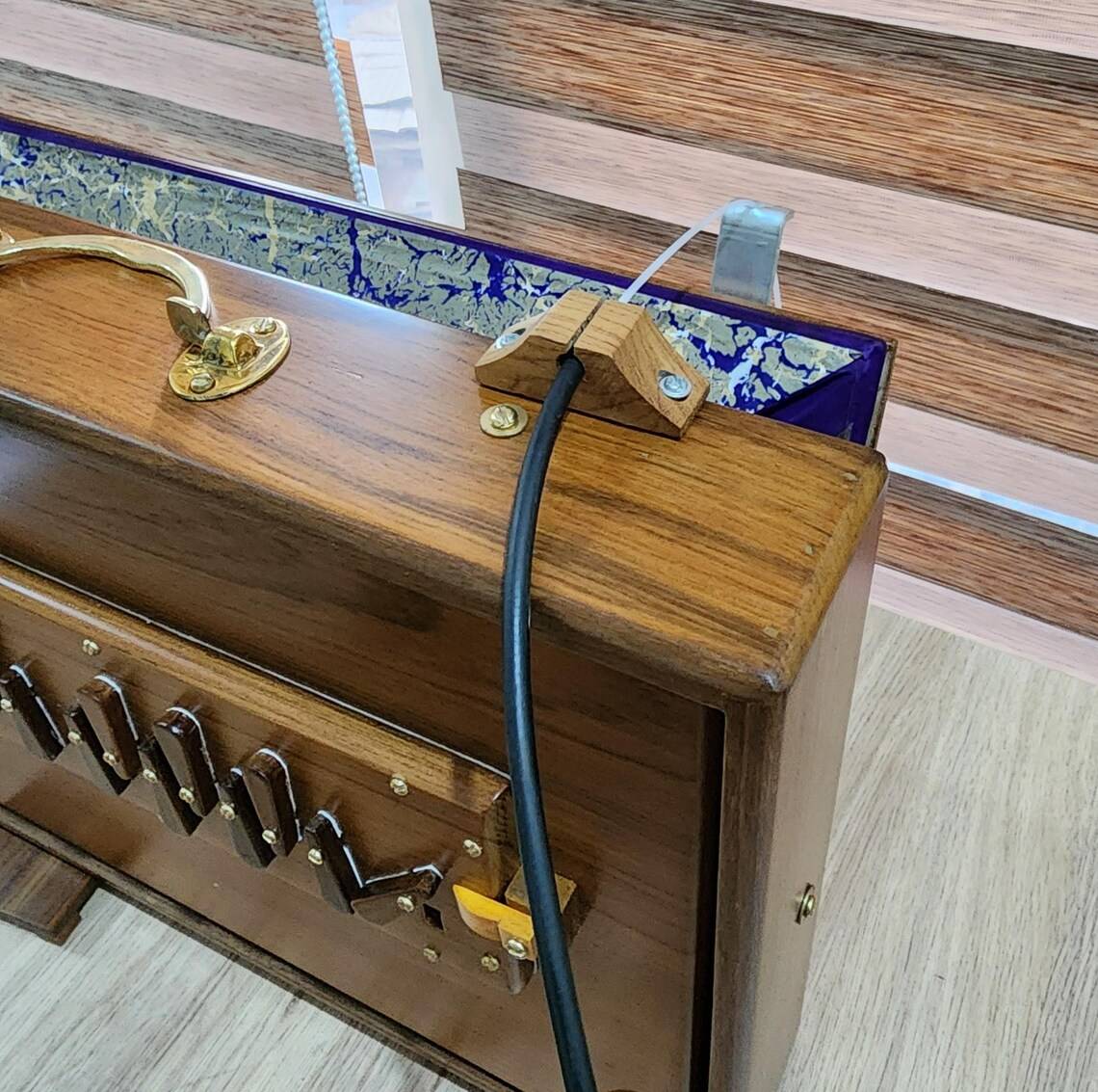 Shriji Pure Teak Wood Shruti Box 13 Keys C3 to C4, 440Hz/432Hz Tuning, Carry Bag Included 16x12x3 inch - View 8