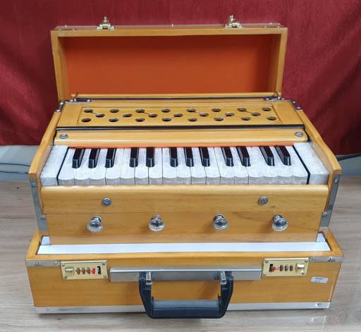 Handcrafted Mini Harmonium – 2.5 Octave, 440Hz/432Hz, Indian Wood, Portable Instrument by Shriji Musicals