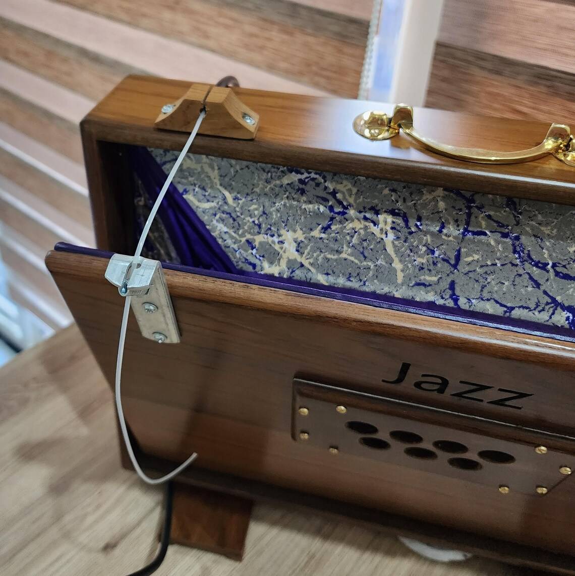 Shriji Pure Teak Wood Shruti Box 13 Keys C3 to C4, 440Hz/432Hz Tuning, Carry Bag Included 16x12x3 inch - View 10