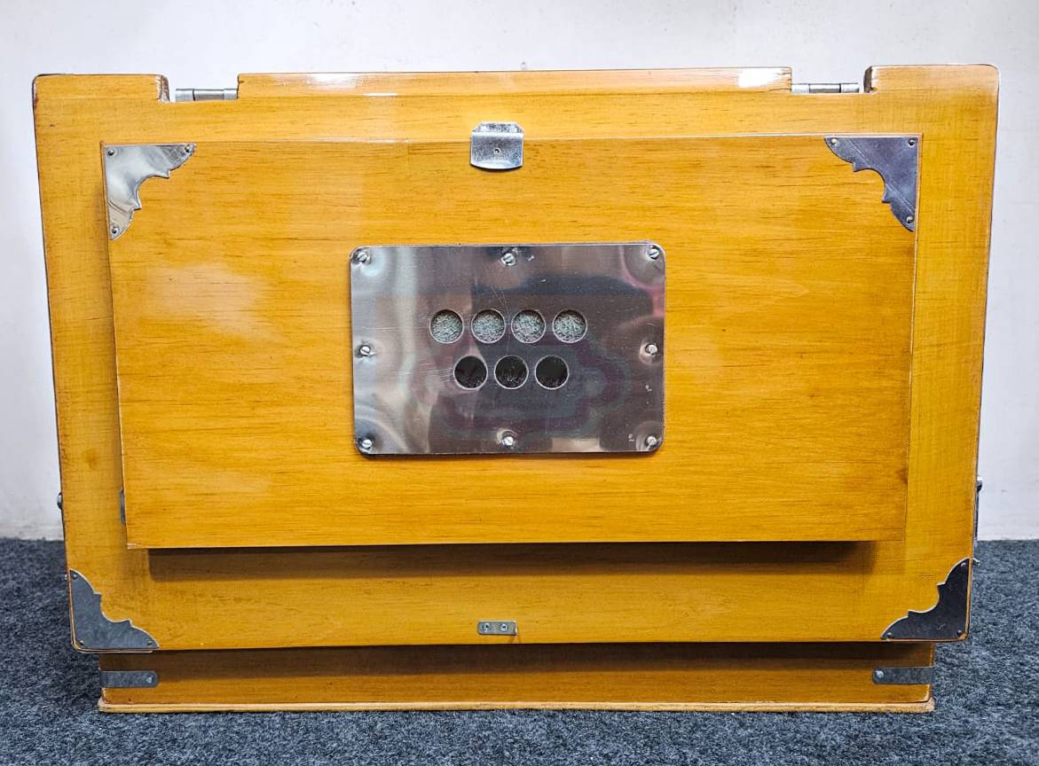 Professional Safri Harmonium – 2.5 Octave, 4 Stopper Portable Kirtan Instrument by Shriji Musicals - View 5