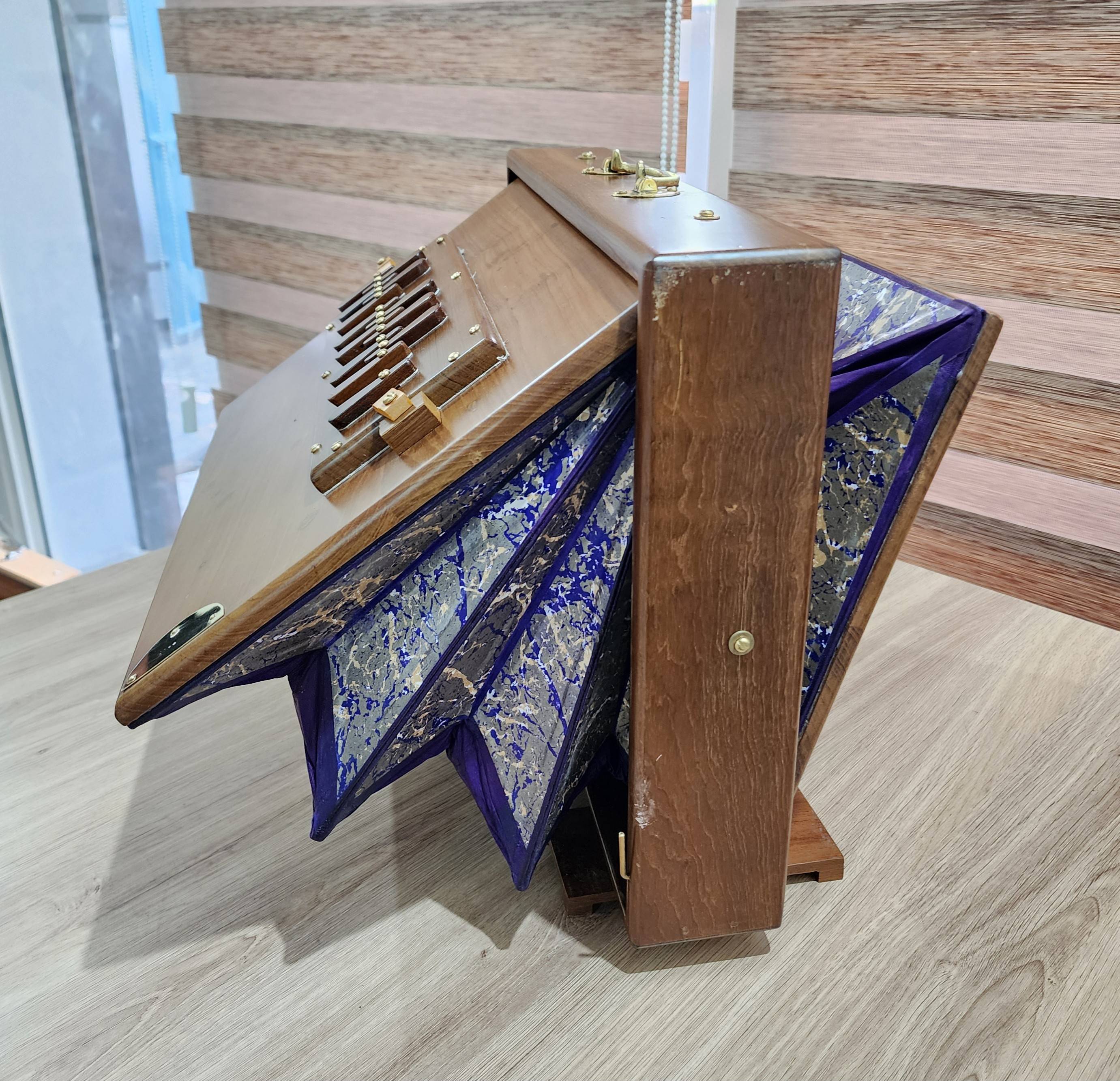 Shriji Pure Teak Wood Shruti Box 13 Keys C3 to C4, 440Hz/432Hz Tuning, Carry Bag Included 16x12x3 inch - View 4