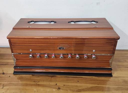 Professional 3.5 Octave Harmonium with Coupler - 9-Stop Wood Instrument, Rat Color - Indian Classical Music & Musician Gift