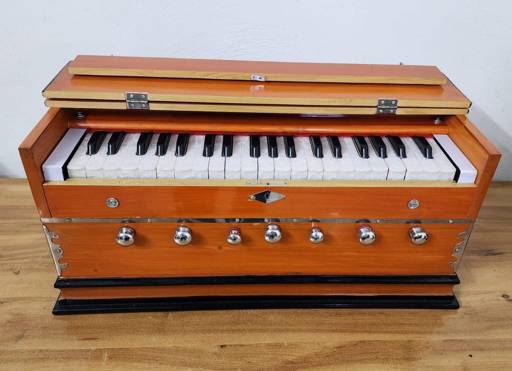 Professional 39‑Key Indian Harmonium with 7 Stops and Long Sustain Sound