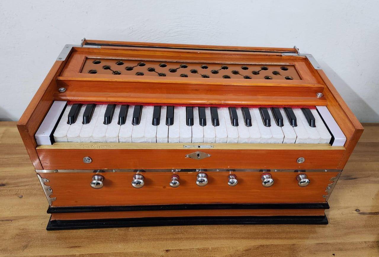 Professional 39‑Key Indian Harmonium with 7 Stops and Long Sustain Sound - View 5