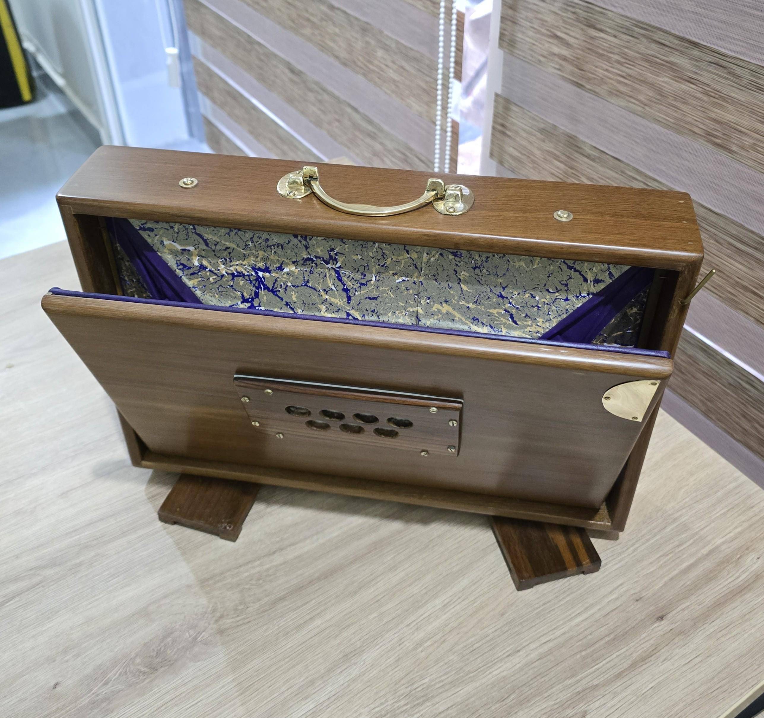 Shriji Pure Teak Wood Shruti Box – 13 Keys, 440Hz/432Hz Tuning, Carry Bag Included, 15x10 Inch - View 7