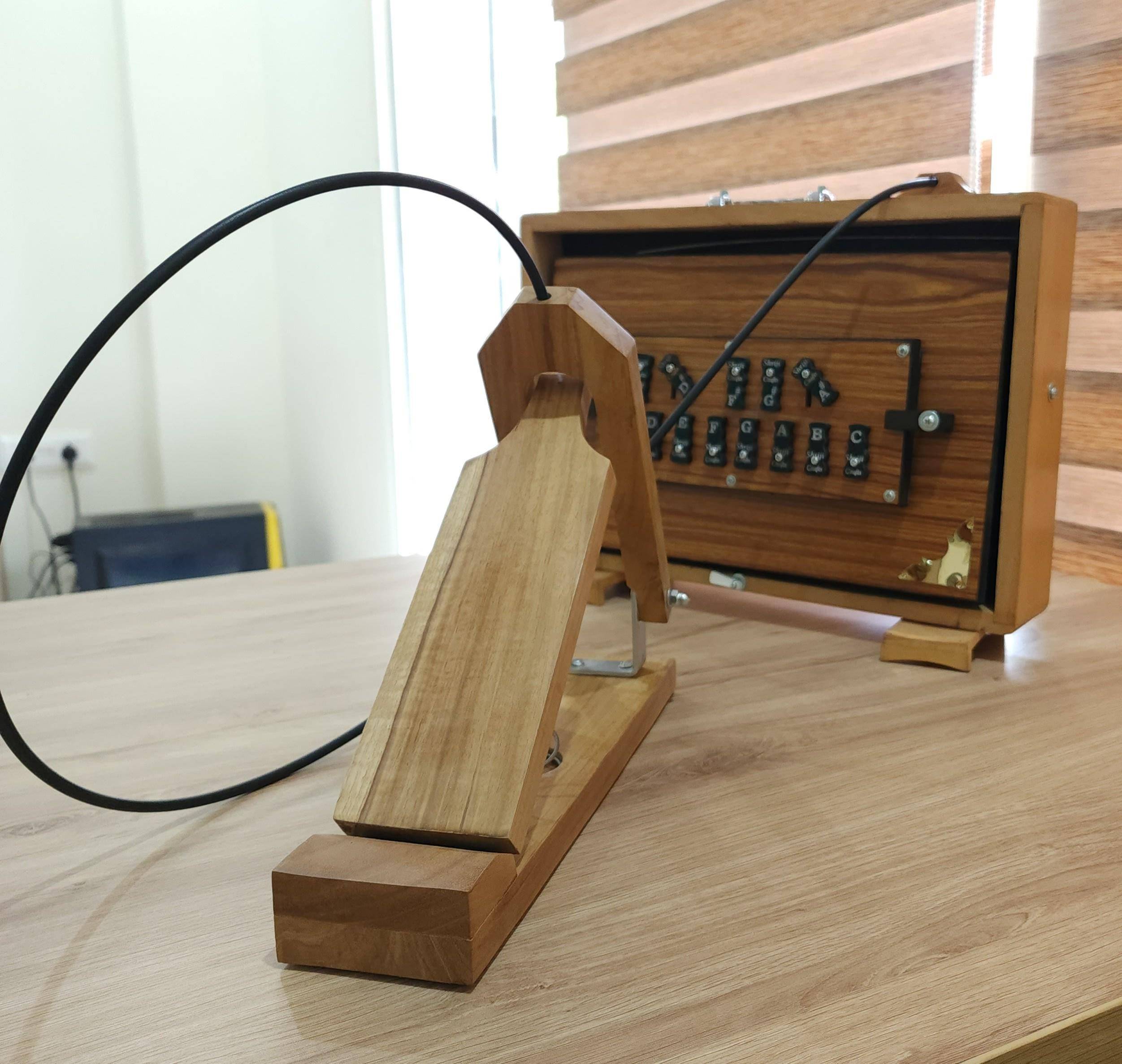 Professional Indian Shruti Box – C3-C4 Tuned, 440Hz/432Hz, Includes Carry Bag, 15X10X3 Inches — handcrafted wooden product by Shrijicrafts