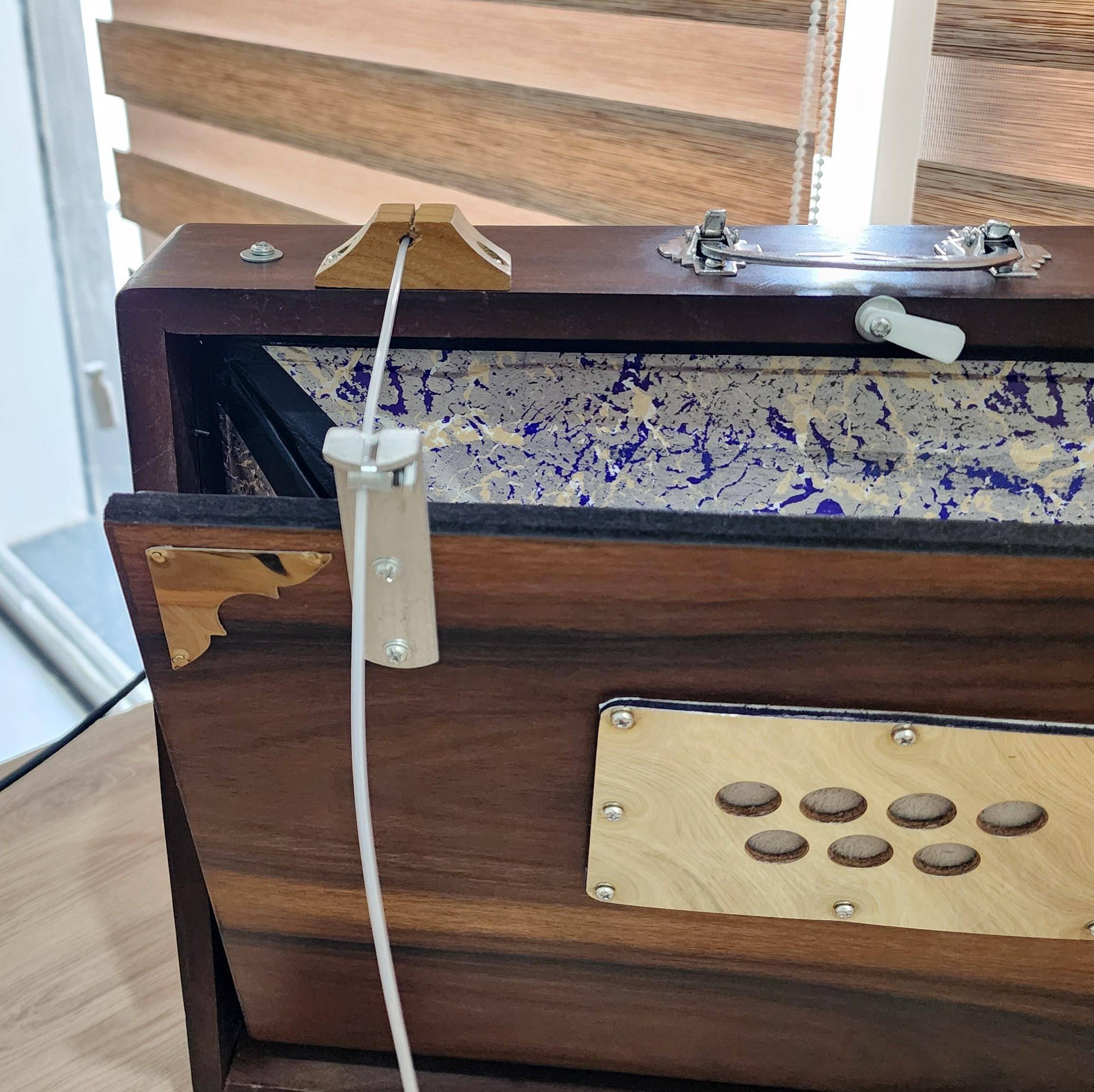 Handmade 25-Key Indian Shruti Box – Dual 440Hz/432Hz Tuning – Yoga & Meditation Instrument with Carry Bag - View 10