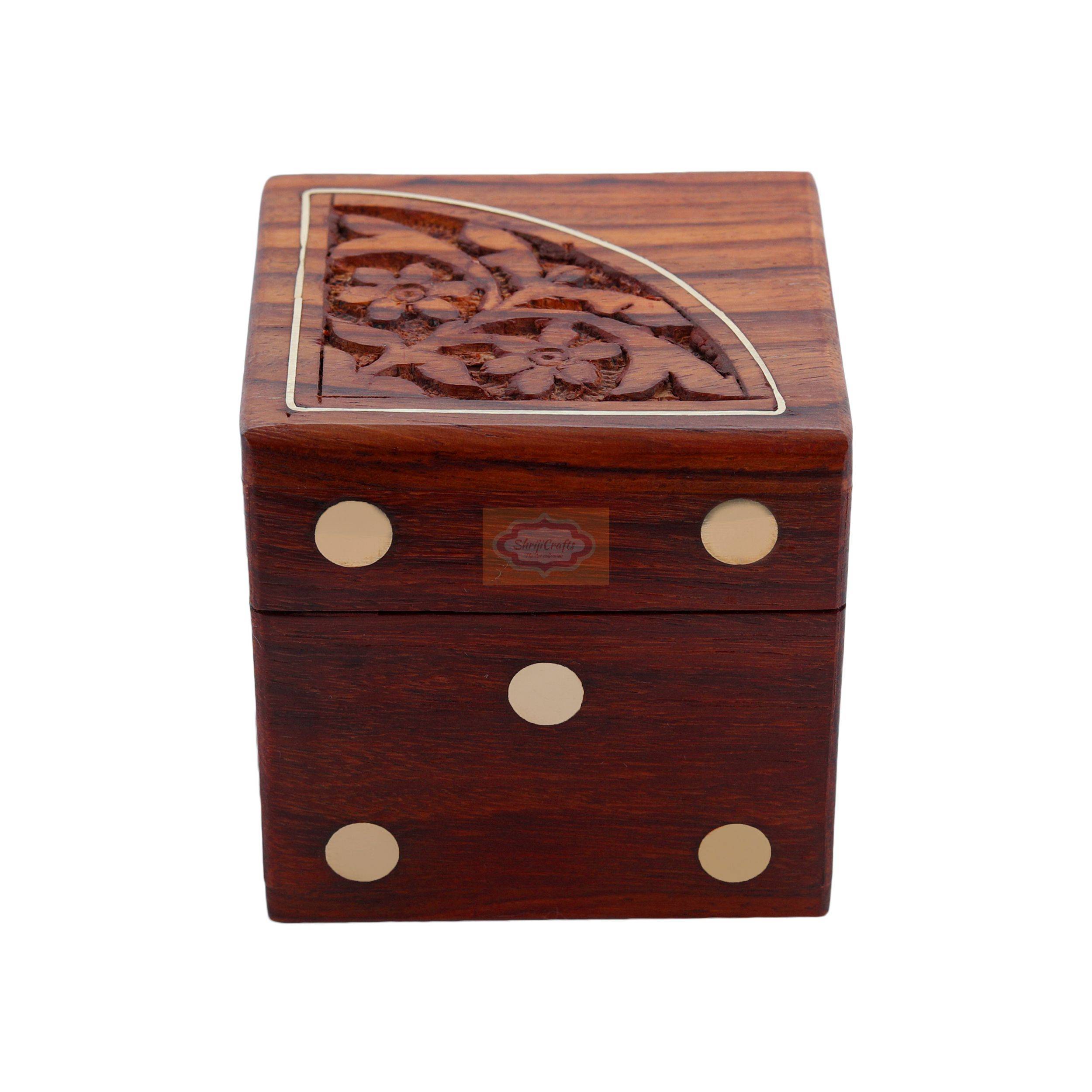 Handcrafted wooden dice box complete with 5 premium playing dice - View 4
