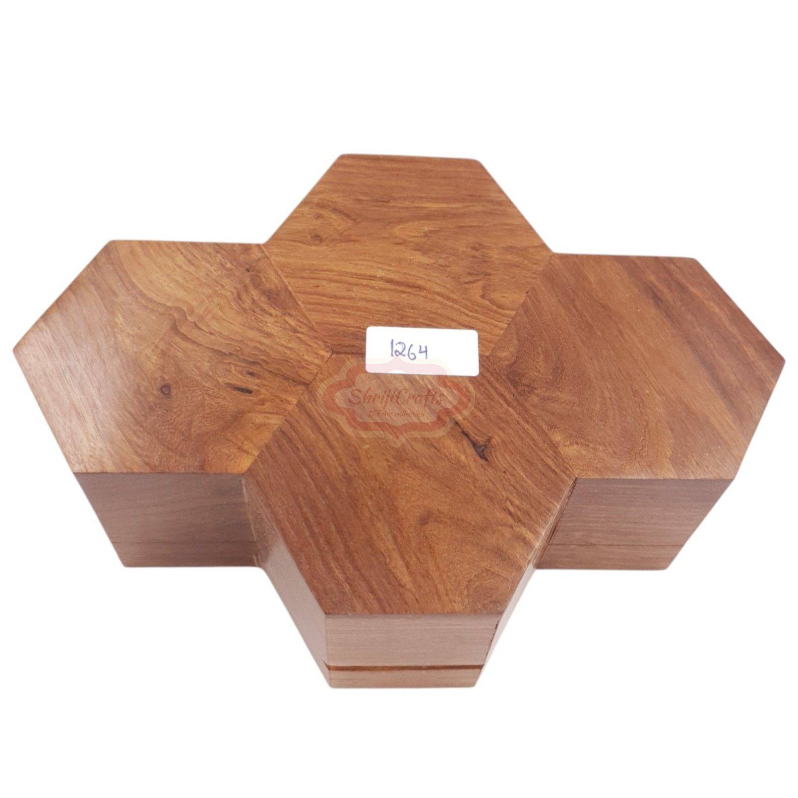 Handcrafted wooden watch box with 4 dedicated compartments - View 5